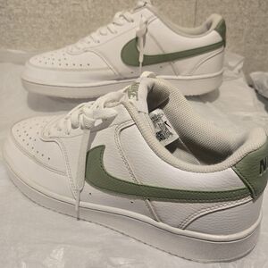 Nike Court Vision Men Size 10.5